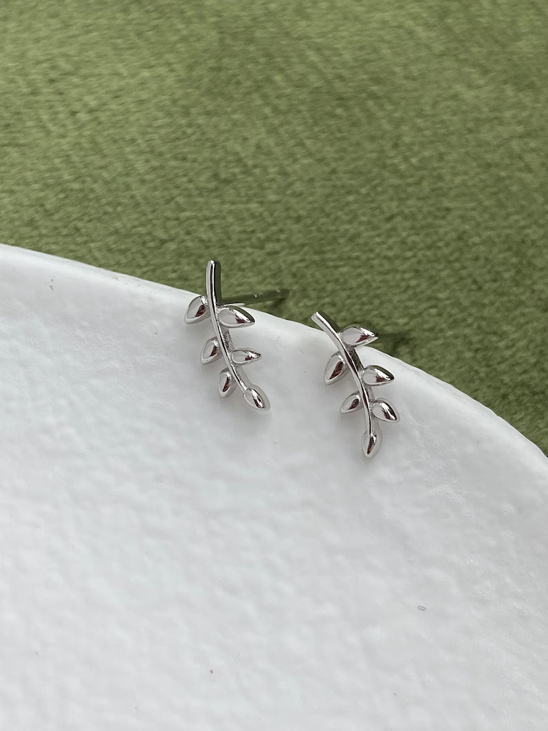 Gold Leaf Stud Earrings – Dainty Nature-Inspired Jewelry for Everyday Wear