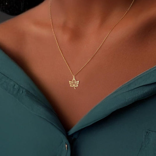 "Sterling Silver Leaf Pendant Necklace – Dainty Nature Jewelry for Everyday Wear"